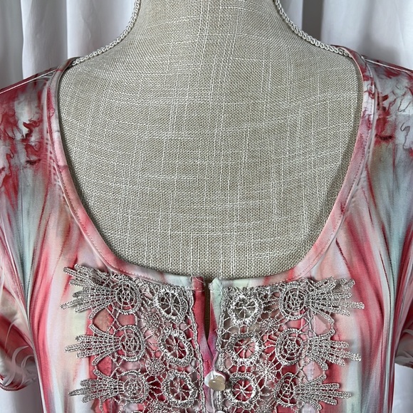 Live and Let Live Small Red/Grey Embroidered Tunic - Picture 2 of 12